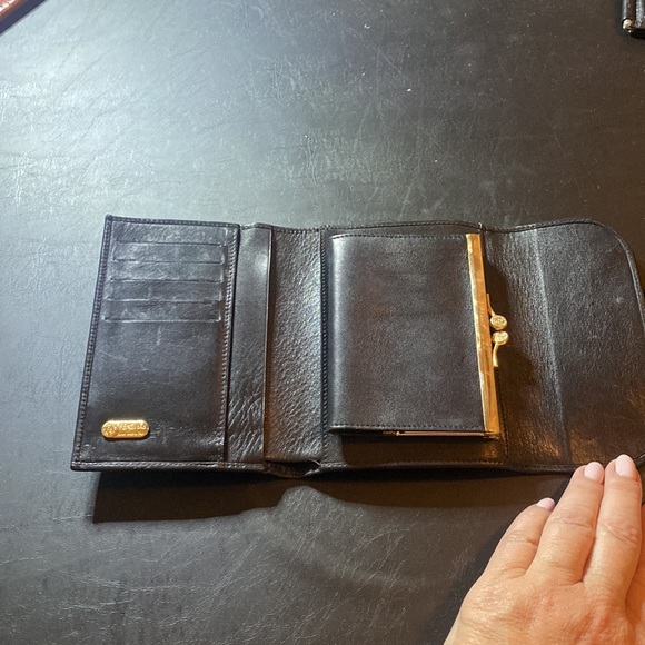 ❤️Vintage Fendi Wallet❤️ - Picture 4 of 9